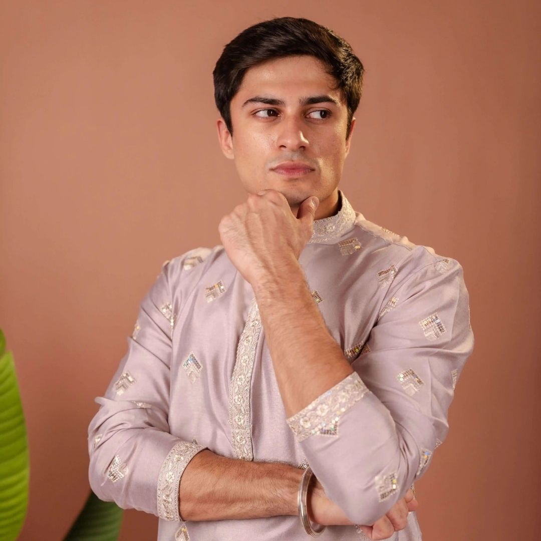 Suutraa Men’s Lavender Silk all over Embroided Kurta - suutraa.com