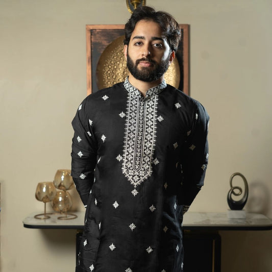Suutraa Men's Black Silk Kurta with Embroidery - suutraa.com