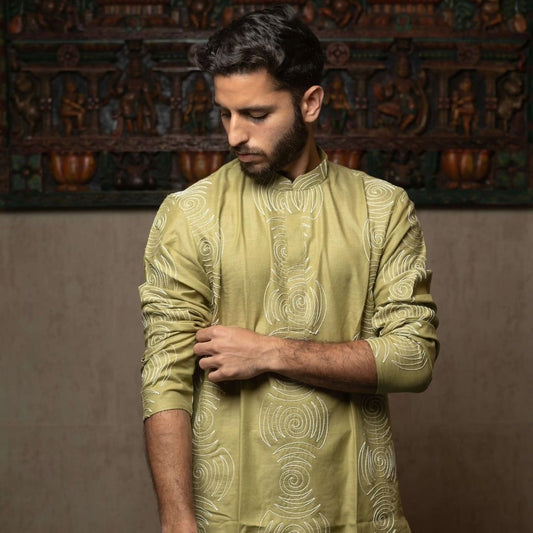 Suutraa Men's PARROT GREEN THREAD EMBROIDED KURTA - suutraa.com
