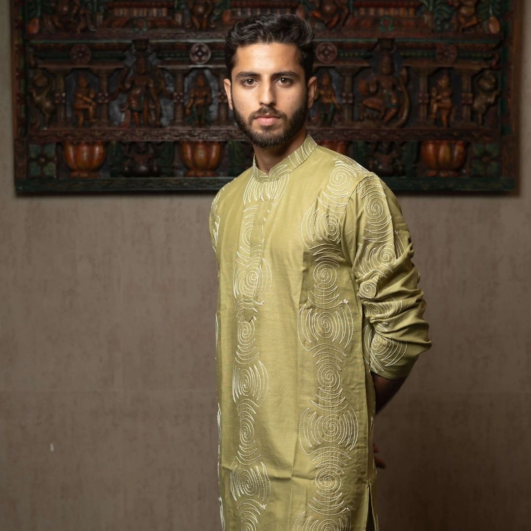 Suutraa Men's PARROT GREEN THREAD EMBROIDED KURTA - suutraa.com
