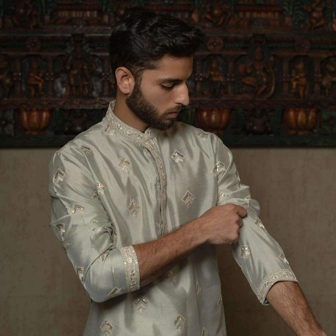 Suutraa Men's SEA GREEN SILK ALL OVER EMBROIDED KURTA - suutraa.com