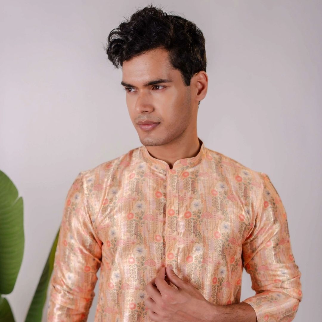 Suutraa Men's Rose Gold Silk Printed Kurta With Off White Pyjama Set - suutraa.com