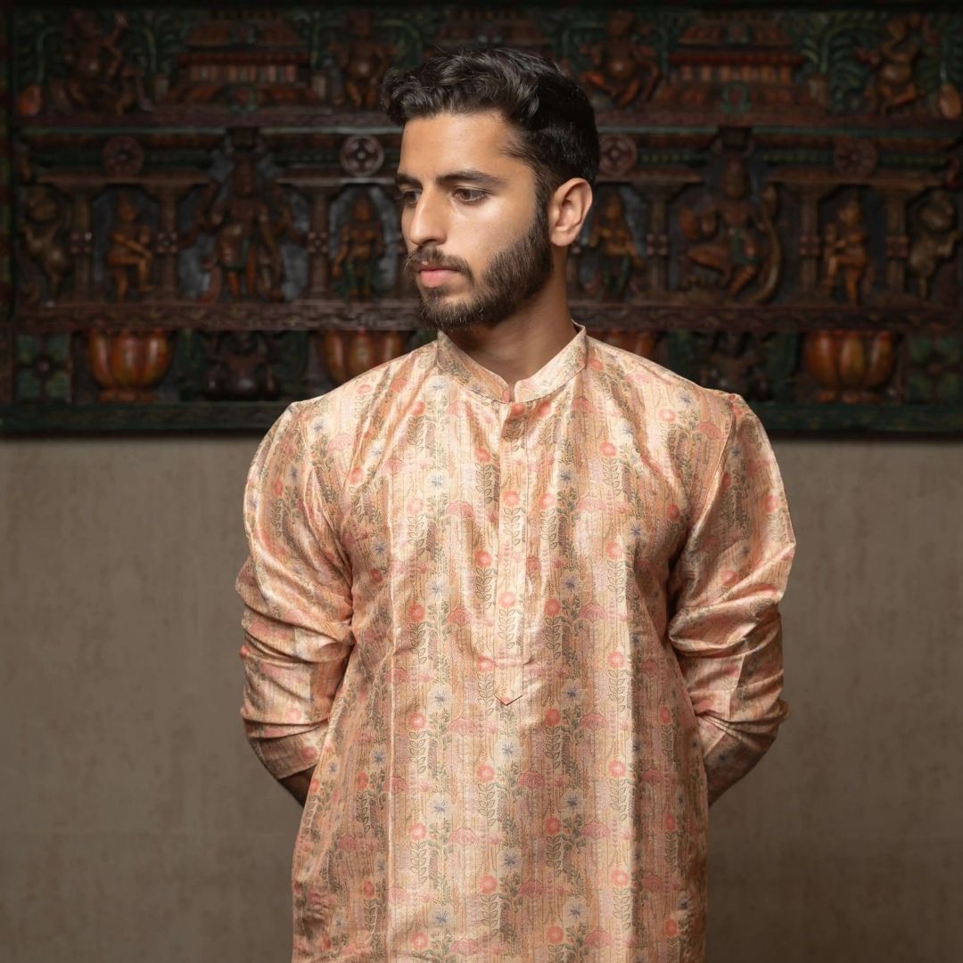 Suutraa Men's Rose Gold Silk Printed Kurta With Off White Pyjama Set - suutraa.com