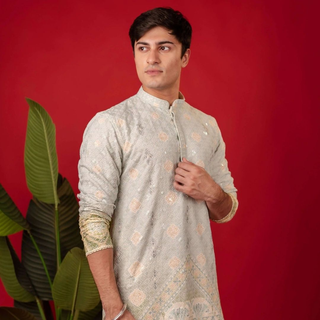 Suutraa Men's Green Figure Embroided Kurta With Off White Pyjama Set - suutraa.com