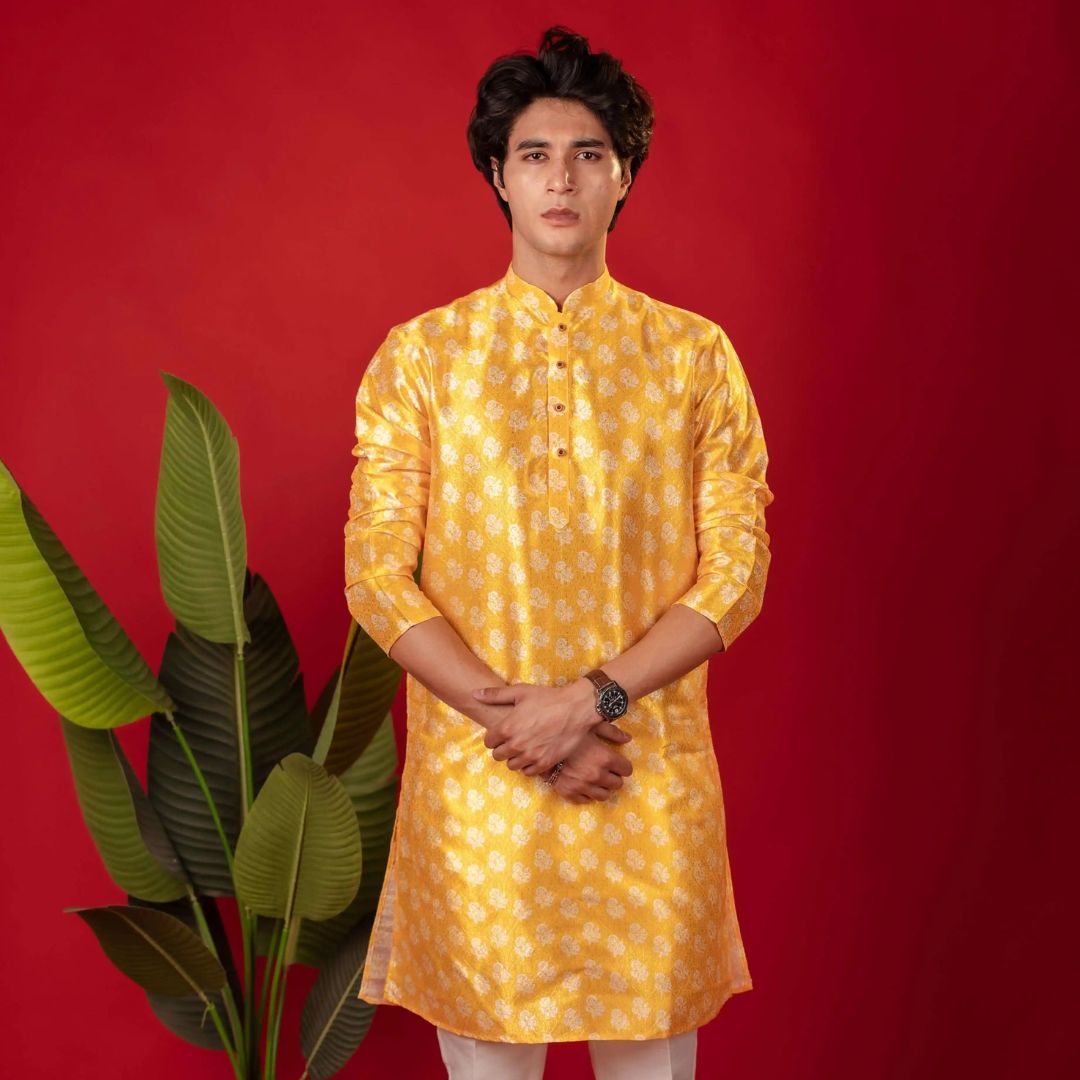 Suutraa Men's Yellow Printed Jaquard Kurta With Off White Pyjama Set - suutraa.com