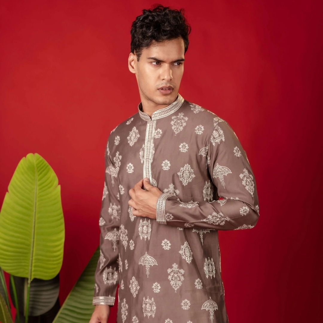 Suutraa Men's Brown all over Embroided Kurta With Off White Pyjama Set - suutraa.com