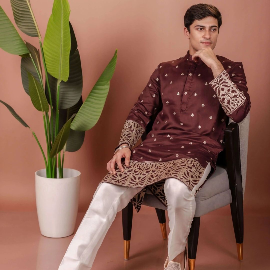 Suutraa Men's Wine Figure Embroided Kurta With Off White Pyjama Set - suutraa.com