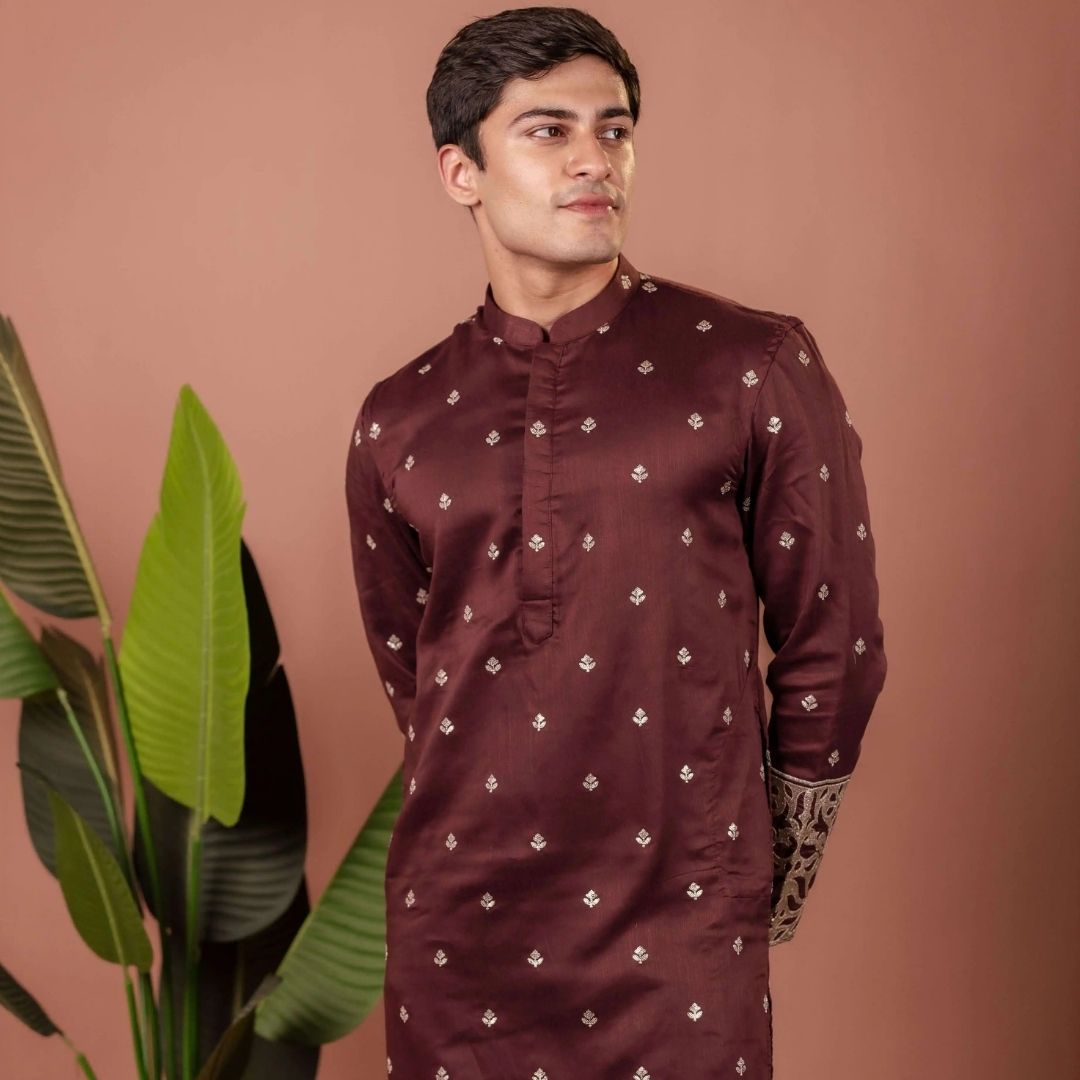 Suutraa Men's Wine Figure Embroided Kurta With Off White Pyjama Set - suutraa.com