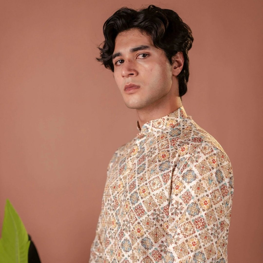 Suutraa Men's MULTI COLOUR COTTON PRINTED KURTA WITH OFF WHITE PYJAMA SET - suutraa.com