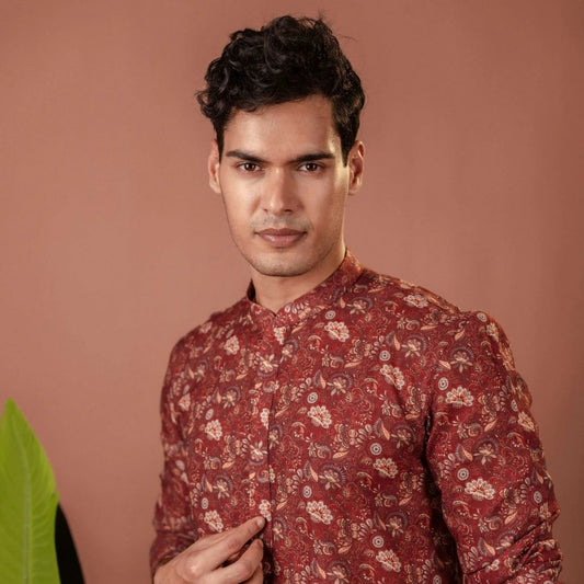 Suutraa Men's Maroon Cotton Printed Kurta With Off White Pyjama Set - suutraa.com
