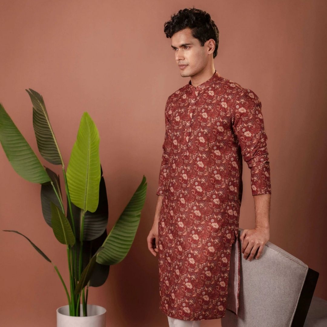Suutraa Men's Maroon Cotton Printed Kurta With Off White Pyjama Set - suutraa.com