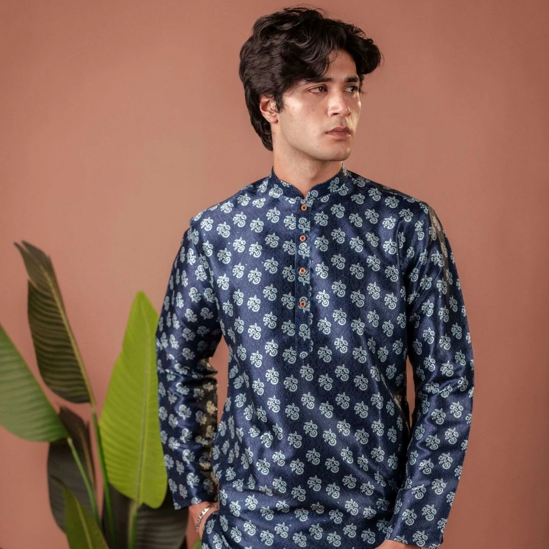 Suutraa Men's Navy Blue Jaquard Printed Kurta With Off White Pyjama Set - suutraa.com