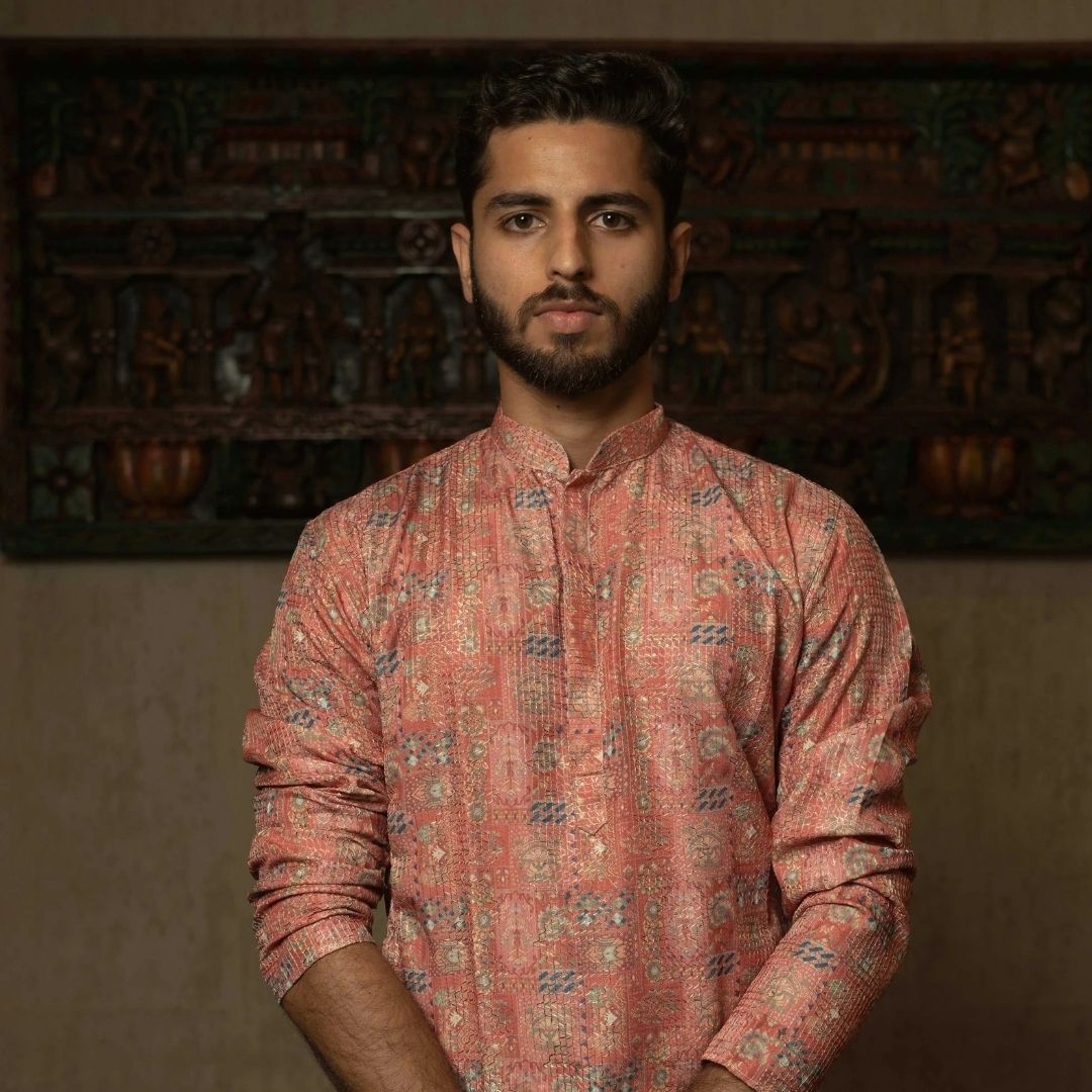 Suutraa Men's Pink Silk Printed Kurta With Off White Pyjama Set - suutraa.com