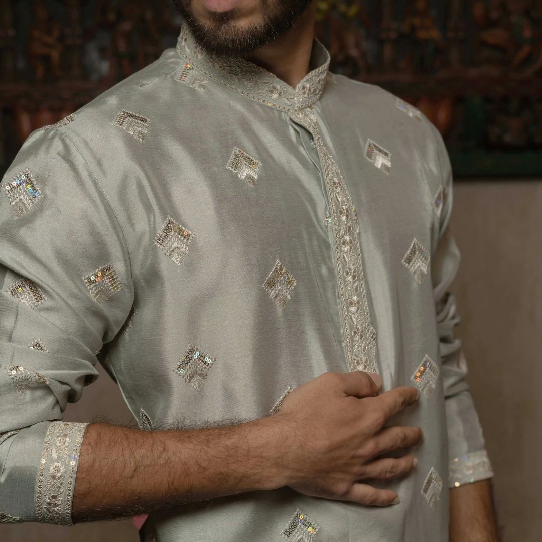 Suutraa Men's SEA GREEN SILK ALL OVER EMBROIDED KURTA WITH OFF WHITE PYJAMA SET - suutraa.com