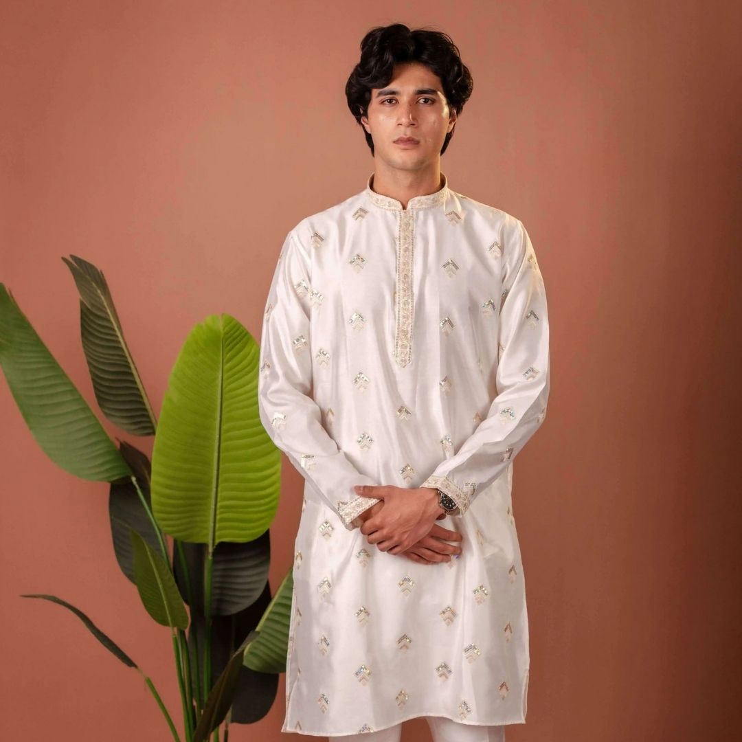 Suutraa Men's OFF WHITE SILK ALL OVER EMBROIDED KURTA WITH OFF WHITE PYJAMA SET - suutraa.com