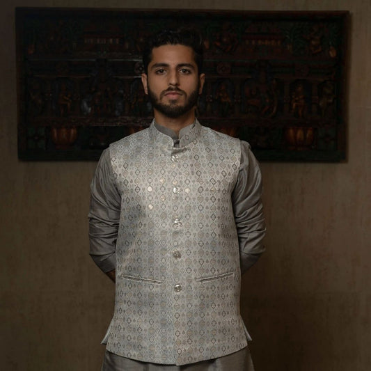 SUUTRAA MEN'S GREY SILK NEHRU JACKET - suutraa.com