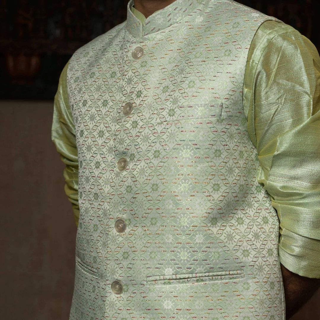 SUUTRAA MEN'S PISTA GREEN SILK NEHRU JACKET - suutraa.com