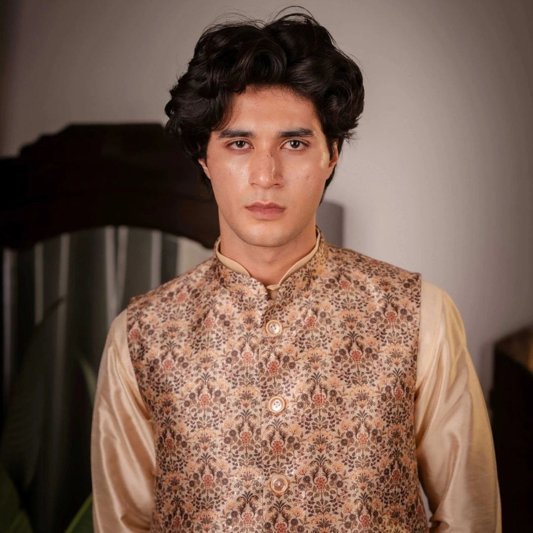 SUUTRAA MEN'S BEIGE SILK NEHRU JACKET - suutraa.com