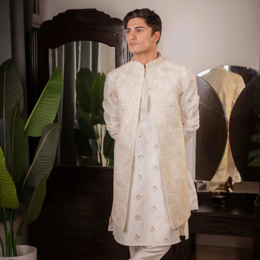Suutraa Men's Off White Silk Embroided Kurta Pyjama Jacket Set - suutraa.com