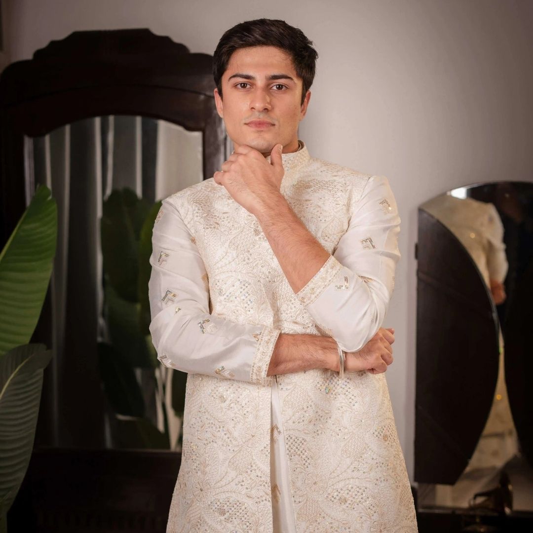Suutraa Men's Off White Silk Embroided Kurta Pyjama Jacket Set - suutraa.com