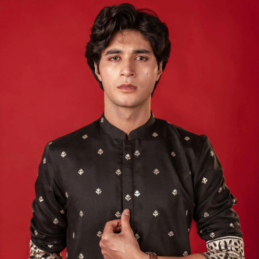 Suutraa Men's Black Figure Embroided Kurta - suutraa.com