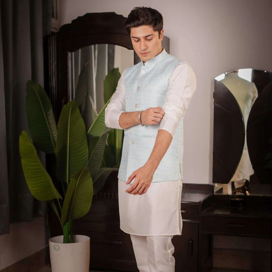 Suutraa Men's Off-White Silk Kurta Pyjama with Sky Blue Jacket Set - suutraa.com