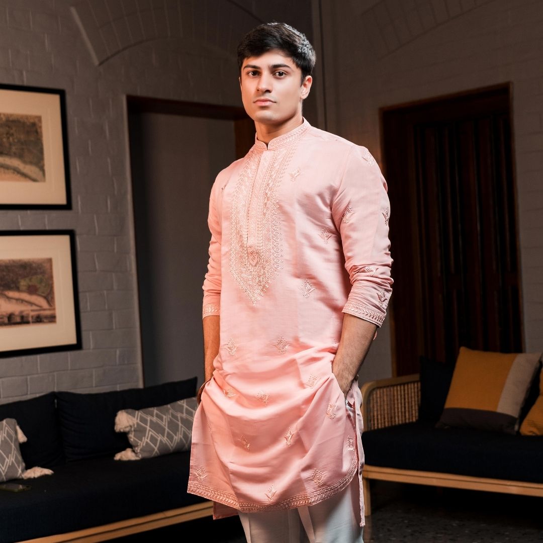 Suutraa Men's Light Pink Silk Embroidered Kurta - suutraa.com