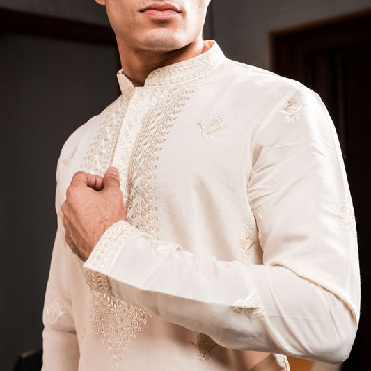 Suutraa Men's Cream Silk Kurta with Embroidery - suutraa.com