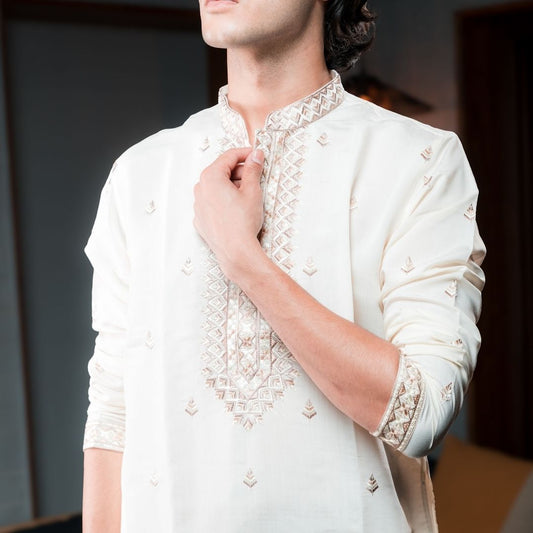 Suutraa Men's Cream Silk Kurta with Embroidered Golden Motifs - suutraa.com