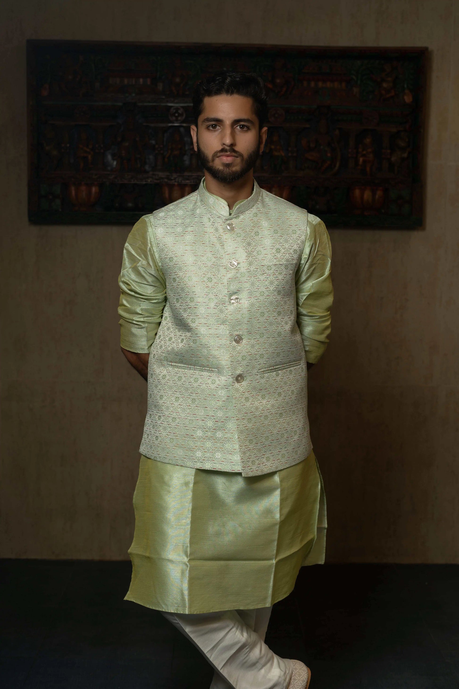 SUUTRAA MEN'S PISTA GREEN SILK NEHRU JACKET - suutraa.com
