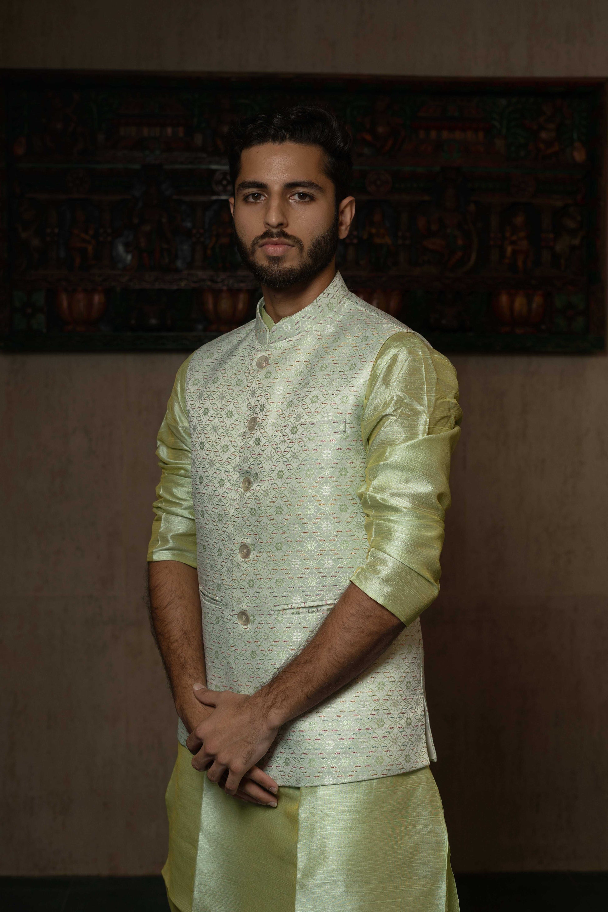 SUUTRAA MEN'S PISTA GREEN SILK NEHRU JACKET