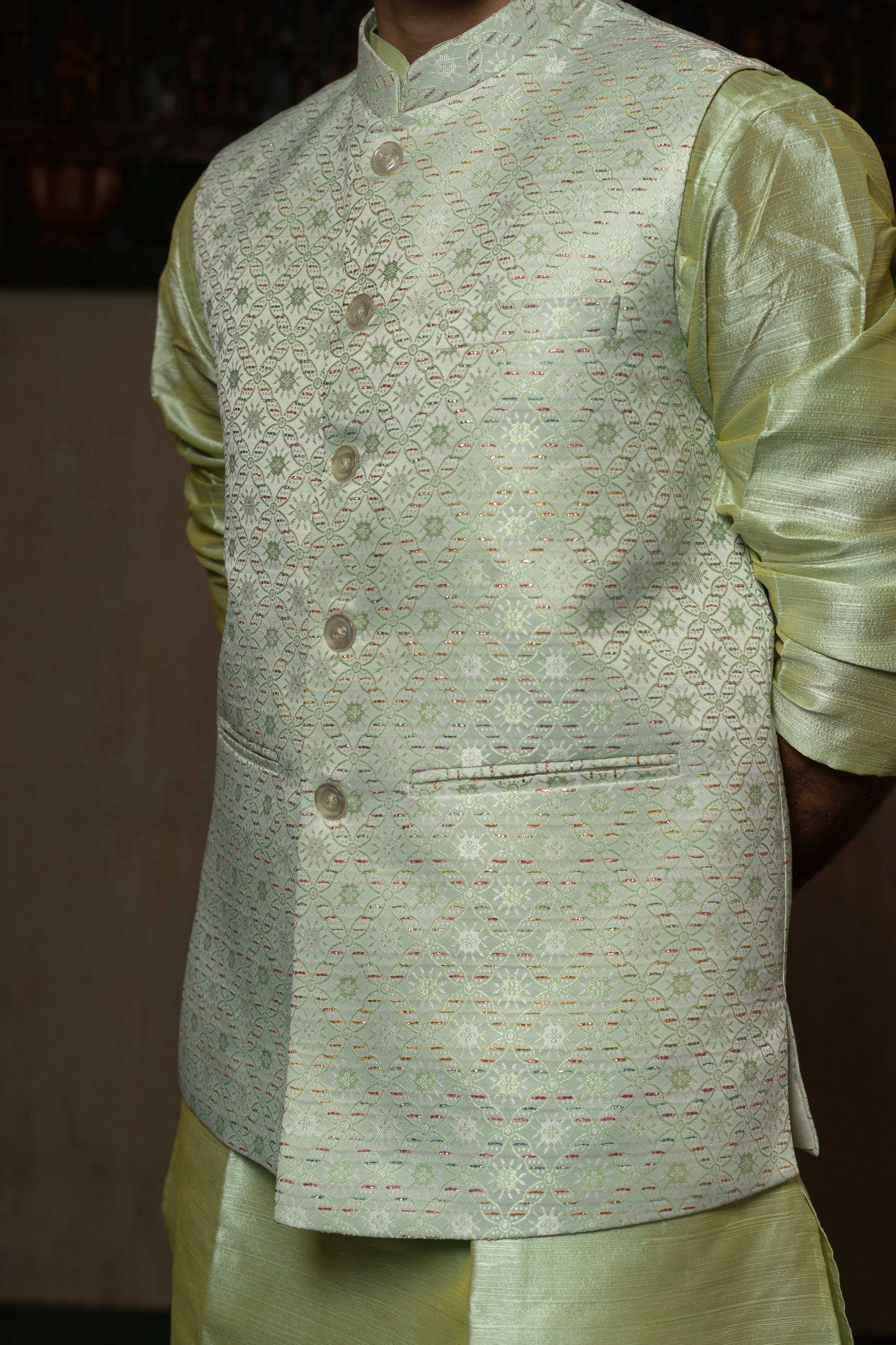 SUUTRAA MEN'S PISTA GREEN SILK NEHRU JACKET