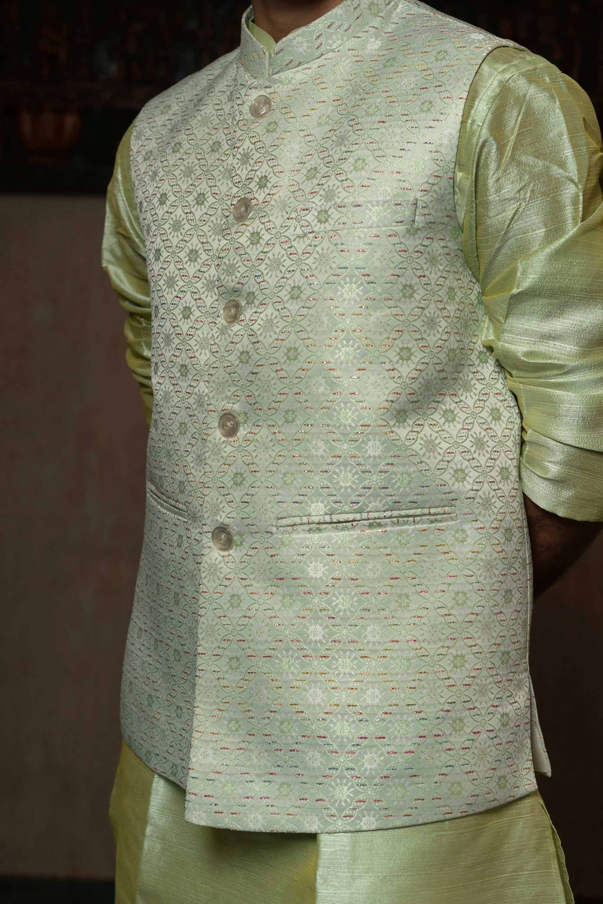 SUUTRAA MEN'S PISTA GREEN SILK NEHRU JACKET - suutraa.com