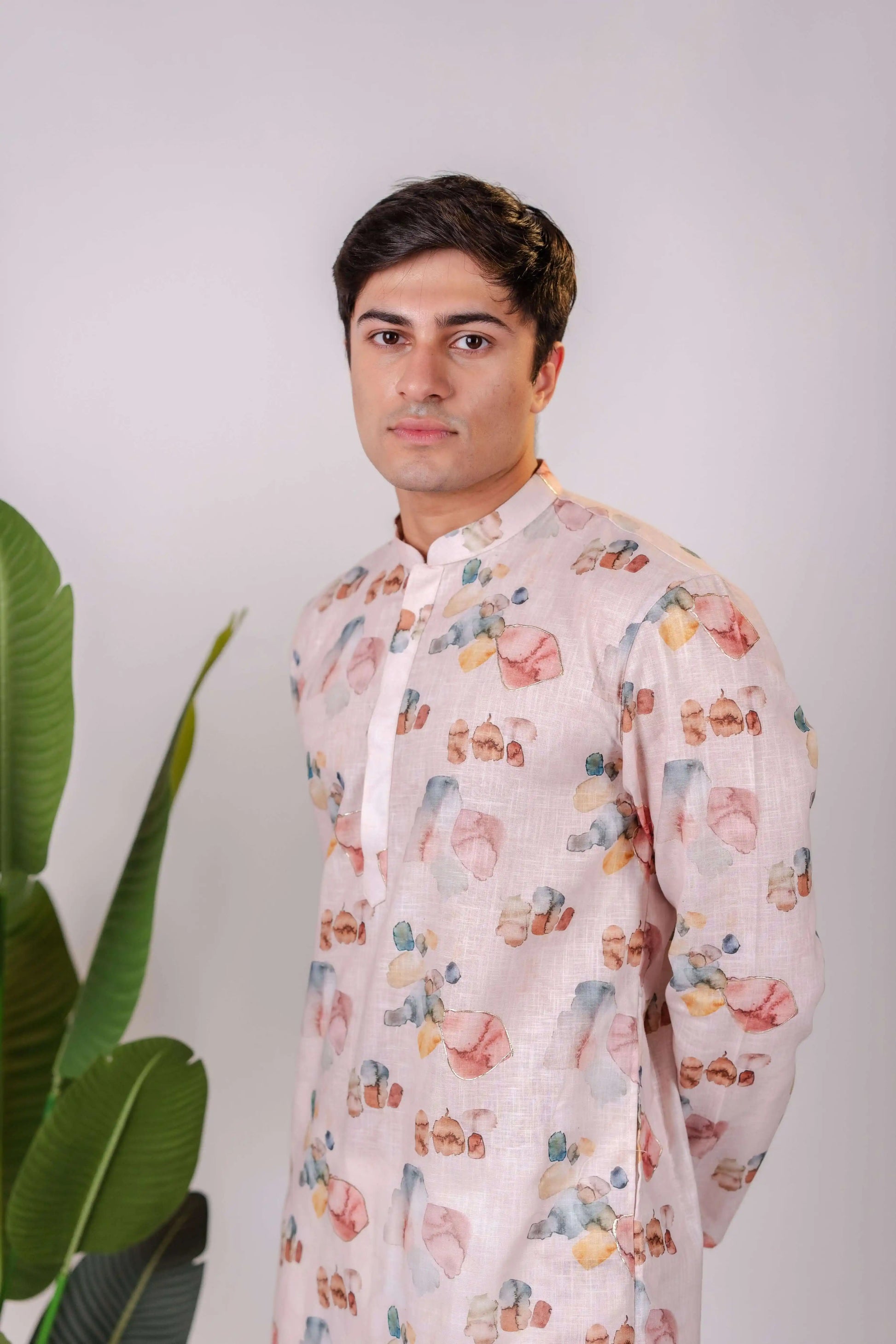 Suutraa Men's Baby Pink Linen Oil Printed Kurta With Off White Pyjama Set - suutraa.com