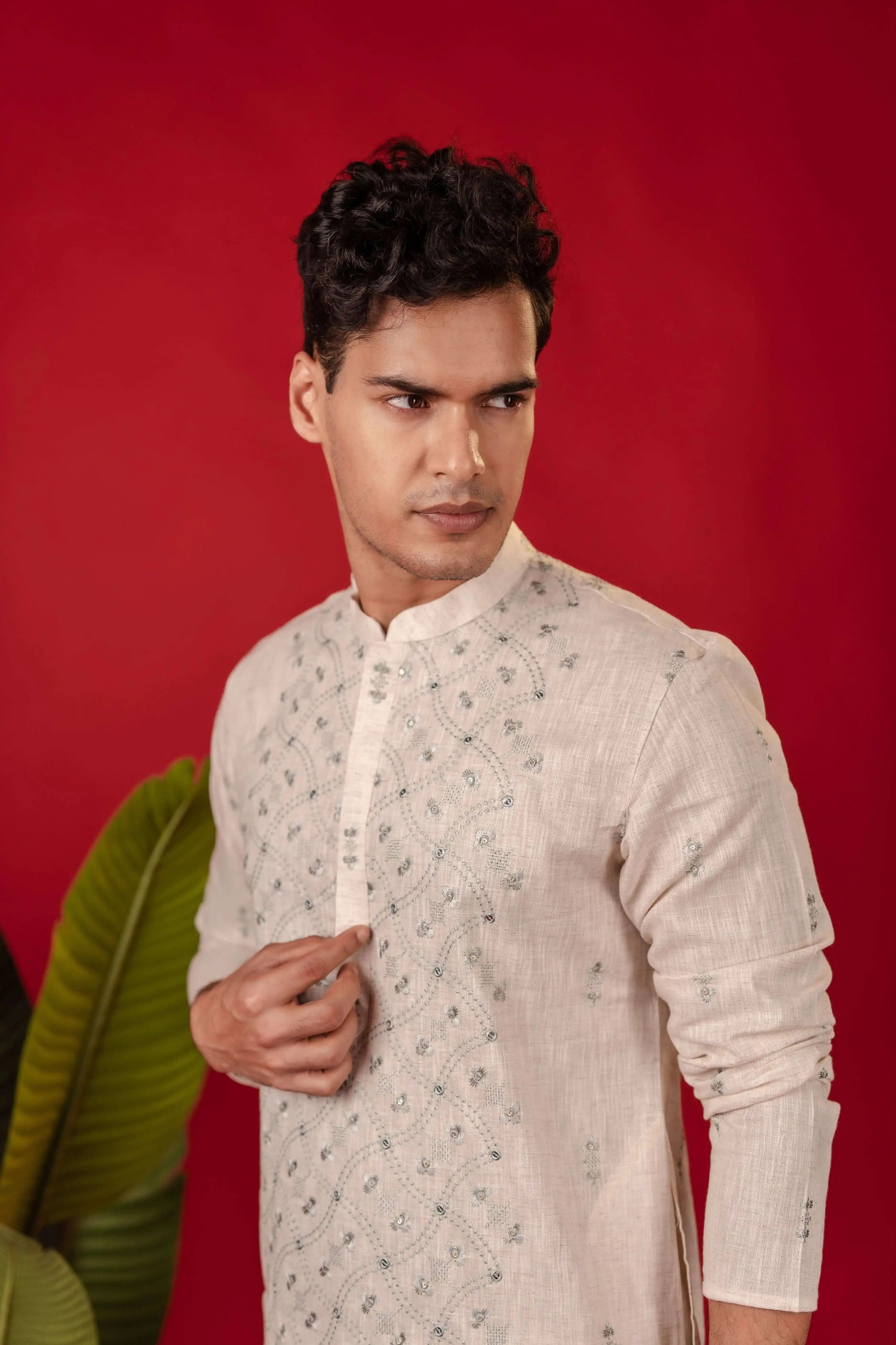 Suutraa Men's Cream Linen Embroided Kurta With Off White Pyjama Set - suutraa.com