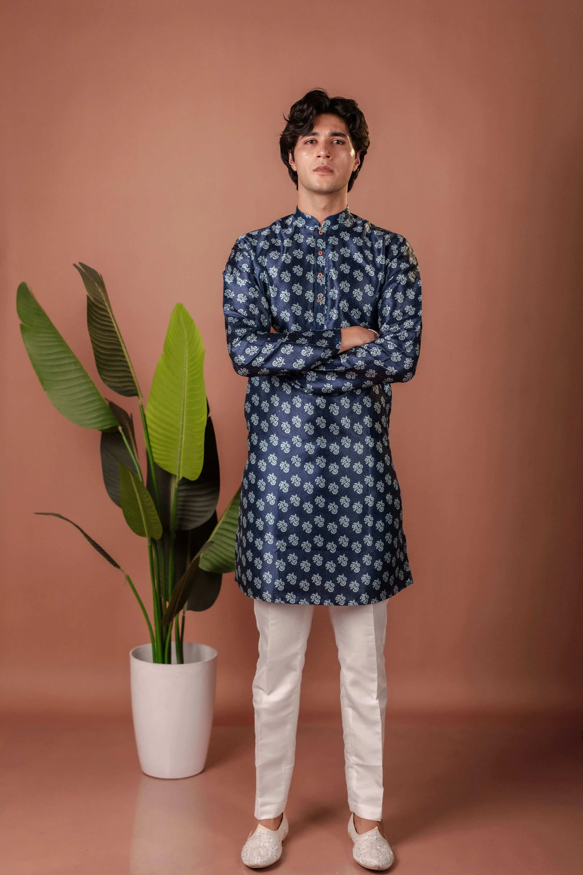 Suutraa Men's Navy Blue Jaquard Printed Kurta - suutraa.com