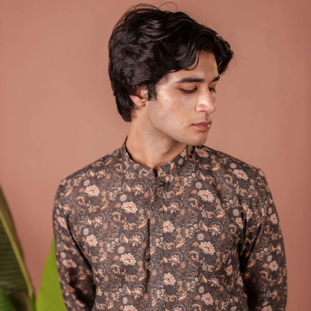 Suutraa Men’s DARK MEHANDI COLOUR PRINTED KURTA WITH BP NECK - suutraa.com