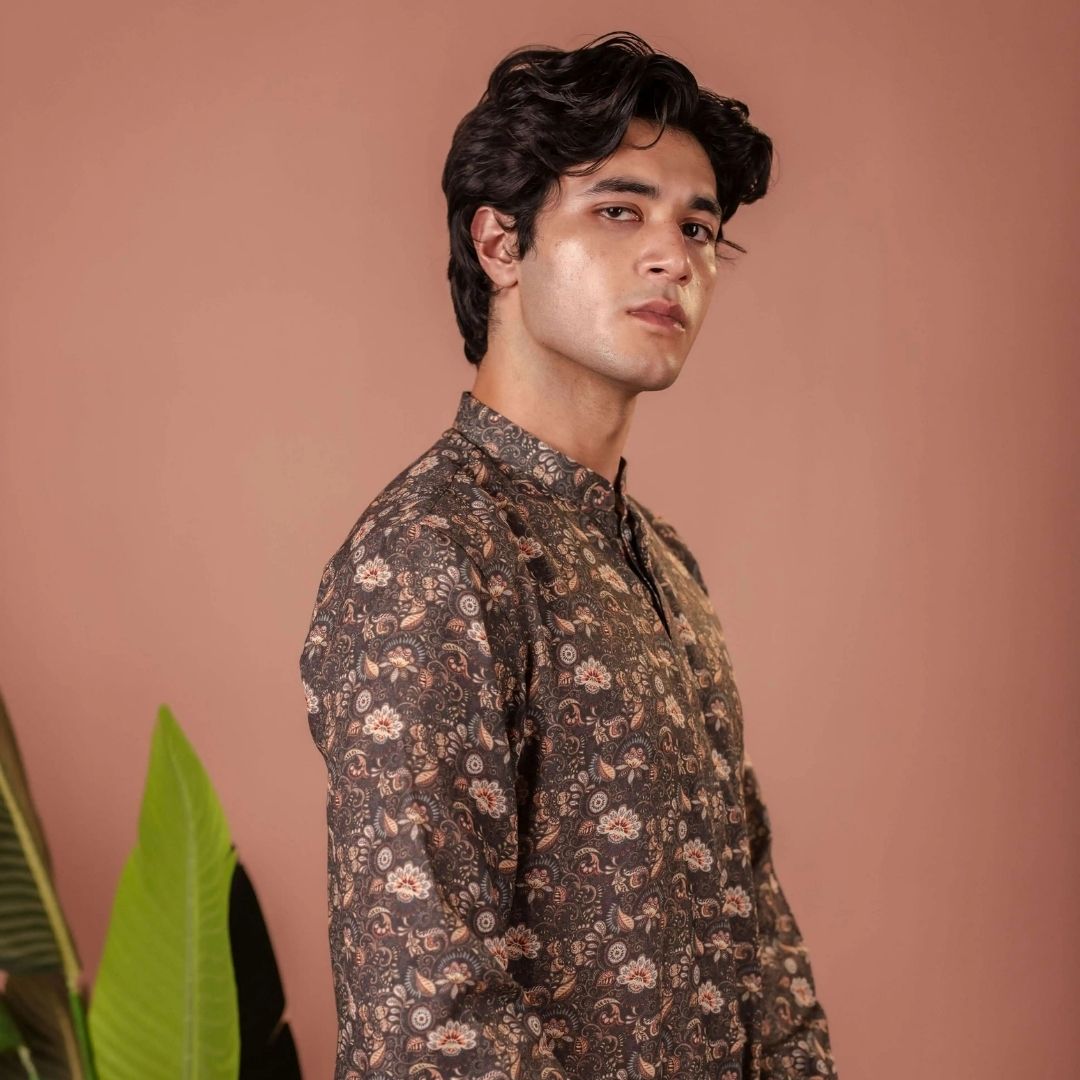 Suutraa Men’s DARK MEHANDI COLOUR PRINTED KURTA WITH BP NECK - suutraa.com