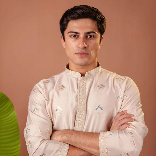 Suutraa Men's ROSE GOLD SILK ALL OVER EMBROIDED KURTA - suutraa.com