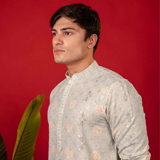 Suutraa Men's Green Figure Embroided Kurta With Off White Pyjama Set - suutraa.com