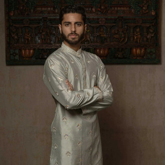 Suutraa Men's SEA GREEN SILK ALL OVER EMBROIDED KURTA WITH OFF WHITE PYJAMA SET - suutraa.com