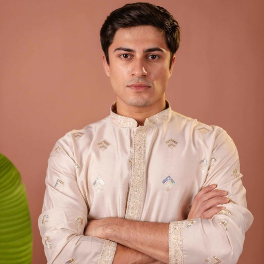 Suutraa Men's ROSE GOLD SILK ALL OVER EMBROIDED KURTA WITH OFF WHITE PYJAMA SET - suutraa.com