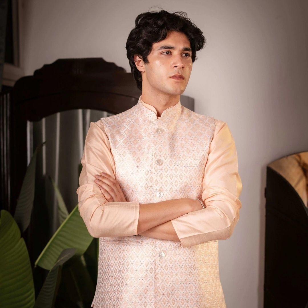SUUTRAA MEN'S CLASSIC PEACH SILK NEHRU JACKET - suutraa.com