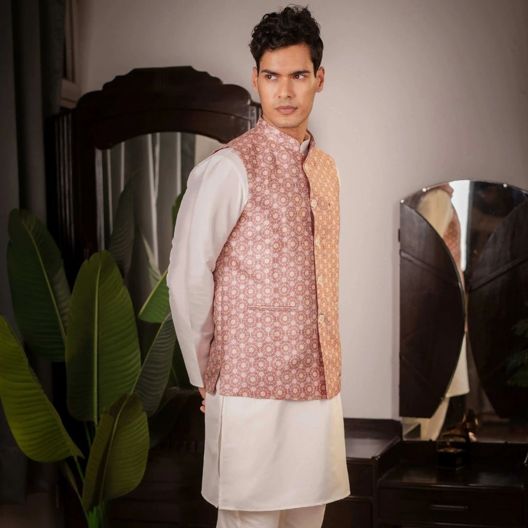 SUUTRAA MEN'S MAROON SILK NEHRU JACKET - suutraa.com