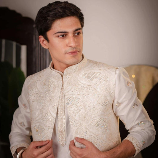Suutraa Men's Off White Silk Embroided Kurta Pyjama Jacket Set - suutraa.com