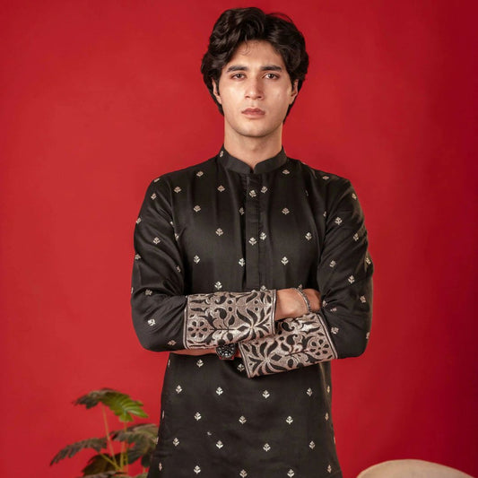Suutraa Men's Black Figure Embroided Kurta - suutraa.com