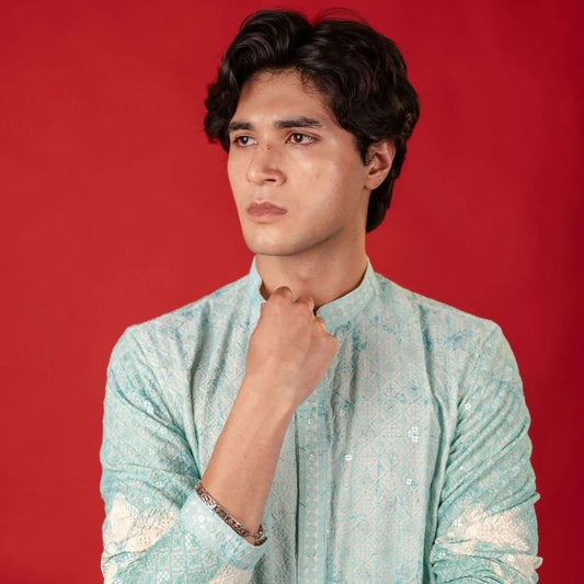Suutraa Men's Sky Blue Figure Embroided Chikankari Kurta - suutraa.com