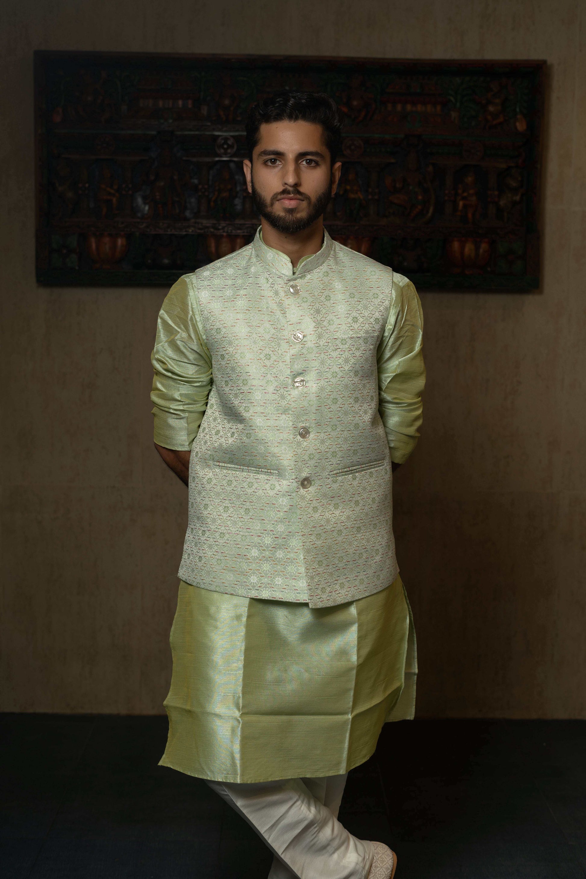 SUUTRAA MEN'S PISTA GREEN SILK NEHRU JACKET