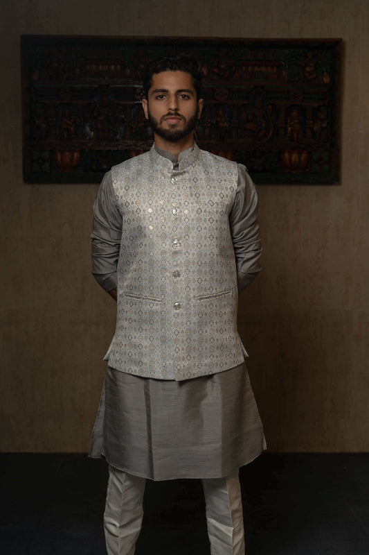 SUUTRAA MEN'S GREY SILK NEHRU JACKET