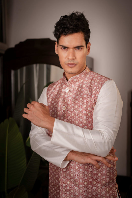 SUUTRAA MEN'S MAROON SILK NEHRU JACKET